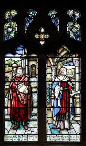 성녀 에스테르 왕비와 모르도카이_photo by Rodhullandemu_in the church of St Nicholas in Wallasey_North West England.jpg